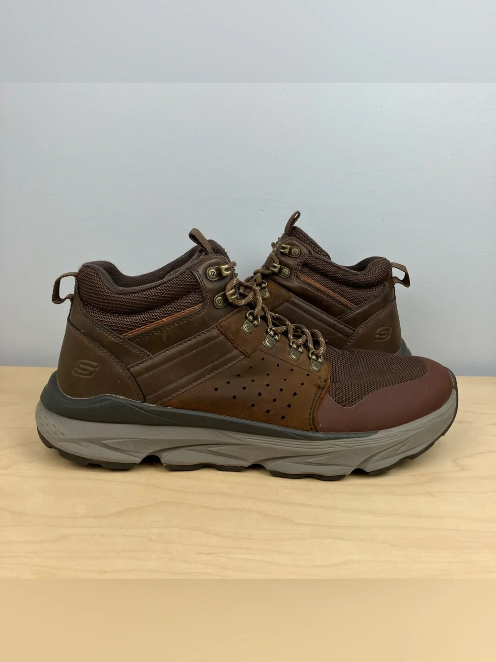 Skechers Men’s Size 12.0 Brown Leather Hiking Outdoor Boots Relaxed Fit